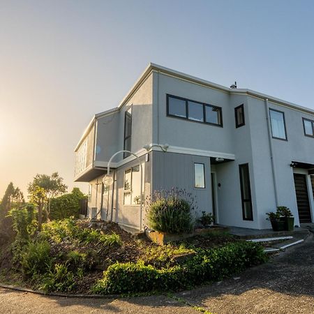 Cosy Unit With Incredible Views & Sky Tv Whanganui Exterior foto