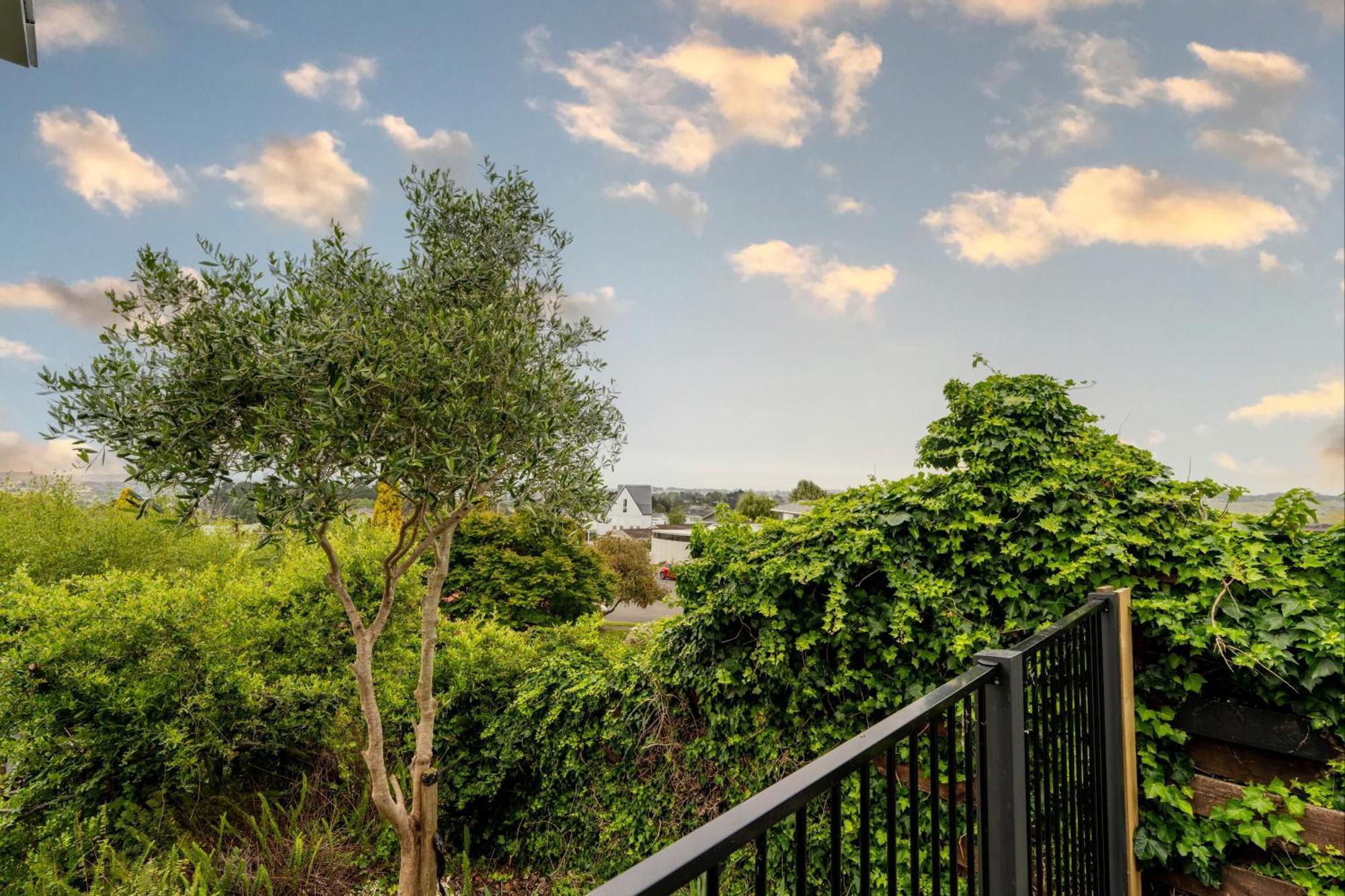 Cosy Unit With Incredible Views & Sky Tv Whanganui Exterior foto