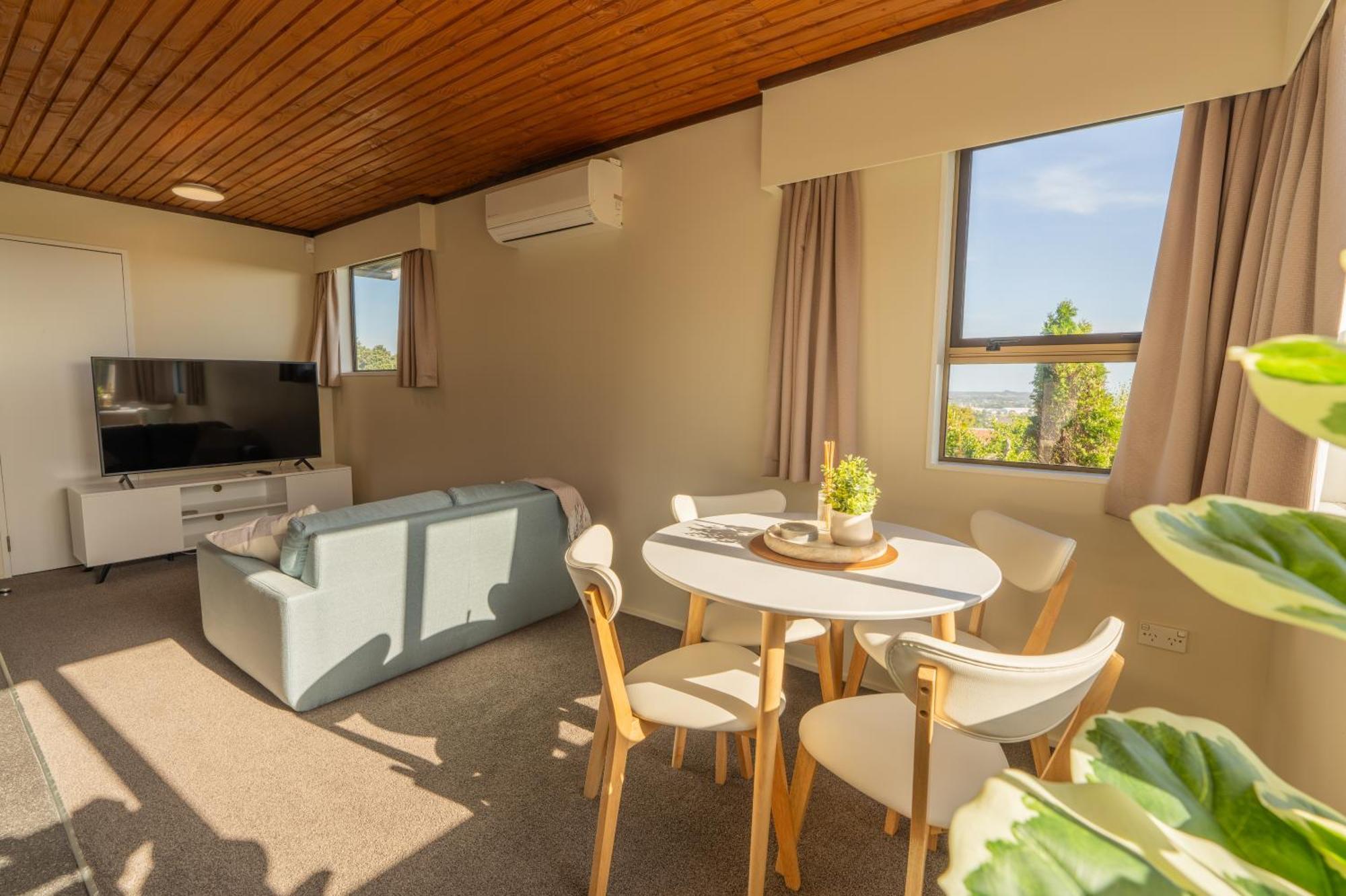Cosy Unit With Incredible Views & Sky Tv Whanganui Exterior foto